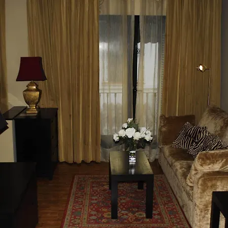 Tres Soles Гостьовий будинок Нерха