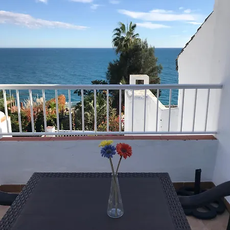 Tres Soles Гостьовий будинок Нерха