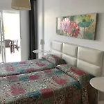 Pensión Tres Soles