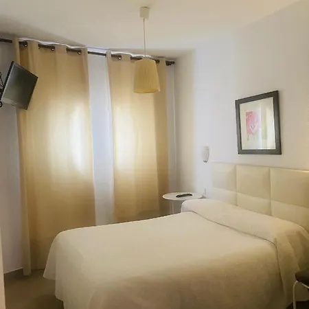 Tres Soles Guest house Nerja
