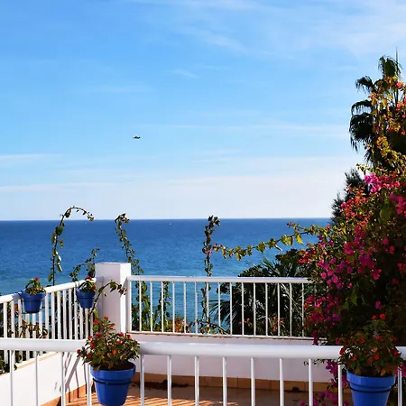 Гостьовий будинок Tres Soles Нерха