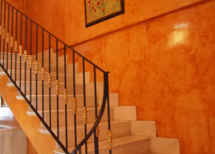 Tres Soles نيرخا